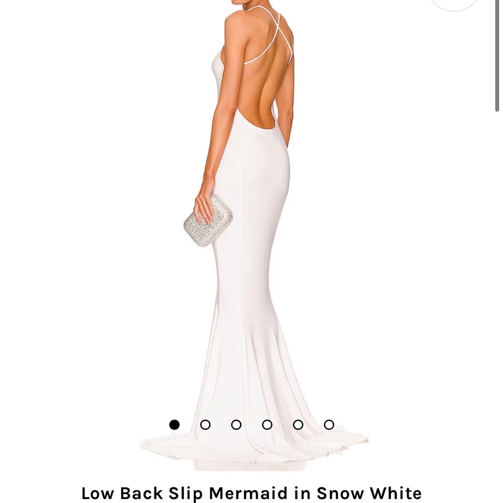 Norma Kamali
Low Back Slip Mermaid in Snow White